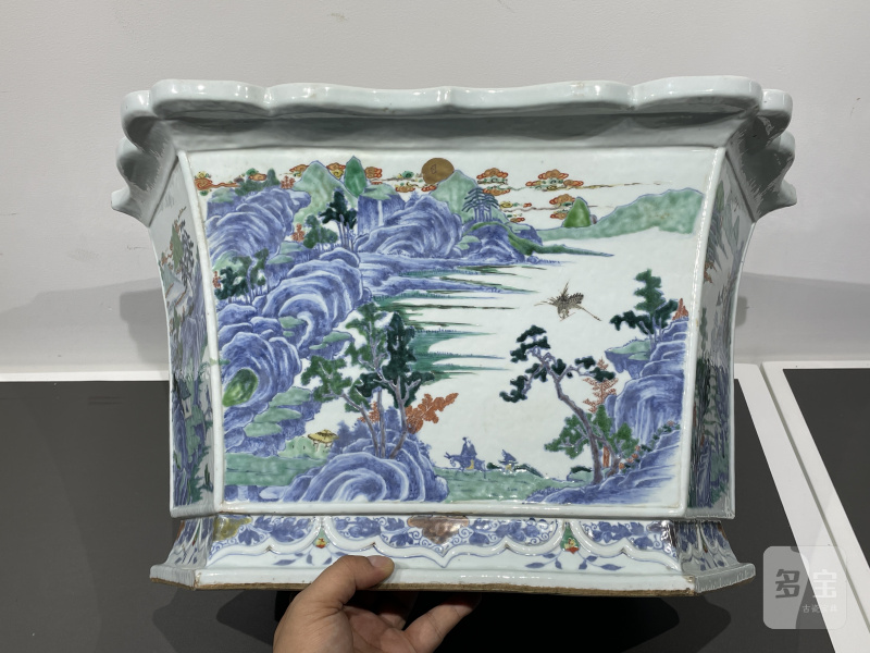 清康熙 斗彩山水人物六角棱口大花盆 - 图8